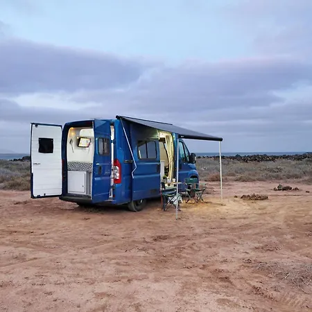 キャンプ場 Adventure Campingvan *