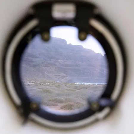 Adventure Campingvan カレタ・デ・ファマラ