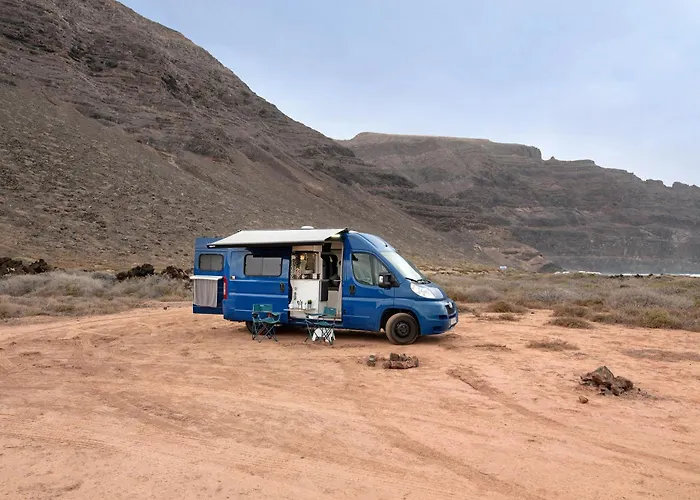 Adventure Campingvan Campingplatz Famara